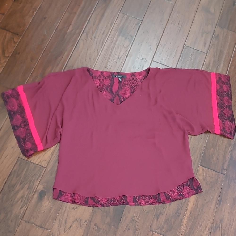 White House Black Market Cranberry V-Neck Blouse with Snakeskin Accent size XL